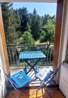 Serverette Apartment | Maison de village Base-rando Margeride 16 à 18 personnes 1 Appart et 1 Duplex