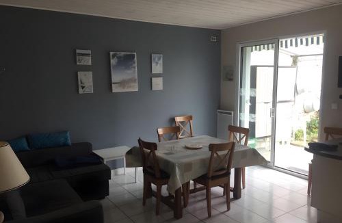 Ile-d'Aix House | Maison de village