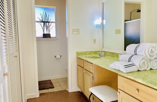 Austin House | Maison Des LaFaitte - comfortable, affordable, and clean