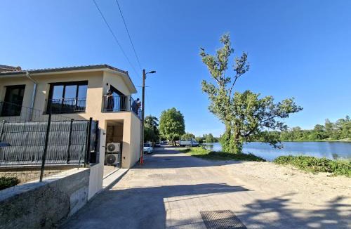 Saint-Pierre-de-Boeuf House | Maison du Bord du Rhône