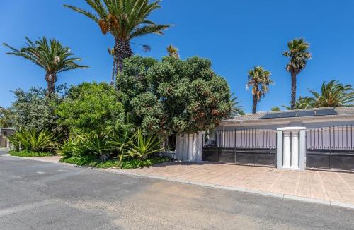 Sunset Beach Villa | Maison du Cap