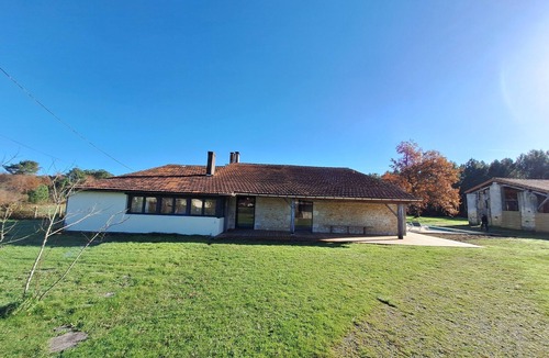 Lesparre-Medoc Villa | Maison du pas des sauts