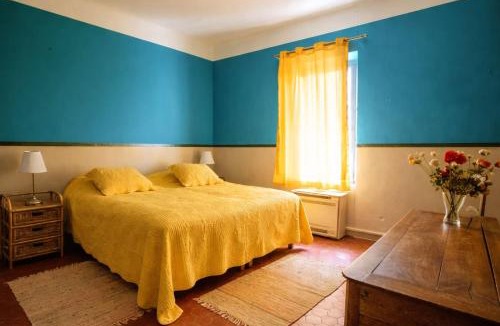 La Tour-d'Aigues House | Maison en campagne avec vues panoramiques - close to a lake