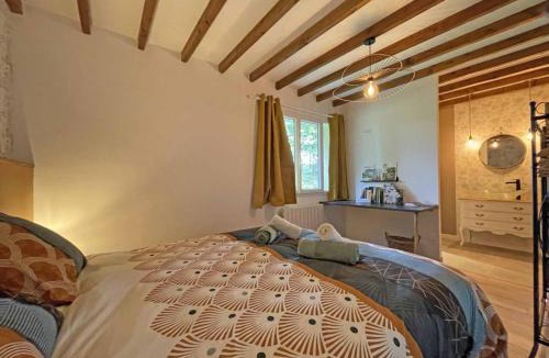 Mantilly House | Maison en pierre avec jardin normand, wifi inclus - FR-1-497-208