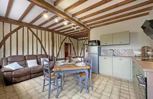 Mantilly House | Maison en pierre avec jardin normand, wifi inclus - FR-1-497-208