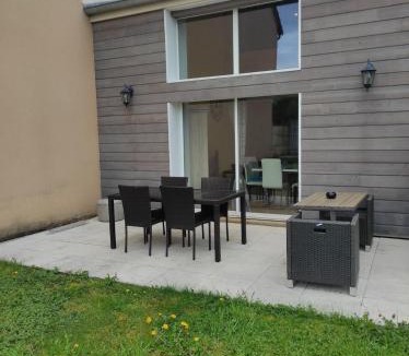Rolampont Apartment | Maison en sortie d'autoroute A31
