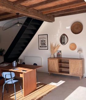 Saint-Bonnet-les-Oules Apartment | Maison entière avec 2 chambres , Jardin et parking