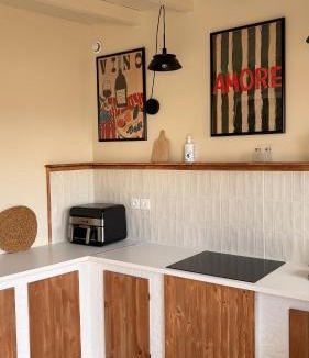Saint-Bonnet-les-Oules Apartment | Maison entière avec 2 chambres , Jardin et parking