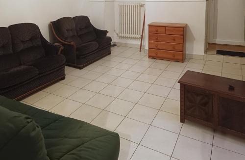 Ruffec House | MAISON ENTIERE CENTRE-VILLE DE 4 à 12 PERSONNES