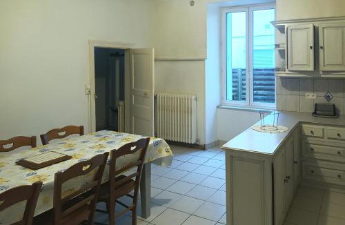 Ruffec House | MAISON ENTIERE CENTRE-VILLE DE 4 à 12 PERSONNES