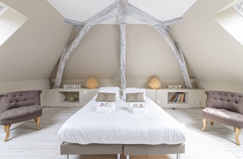 Saint-Jean-des-Mauvrets House | Maison familiale au cœur des vignes