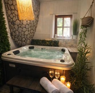 Saint-Laurent-d'Aigouze House | Maison familiale à 2 min à pied de l'Institut A Armand Calme Jeux babyfoot Jacuzzi Proche Mer