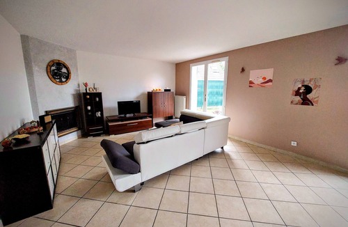 Guyancourt Villa | Maison Familiale Calme et Lumineuse, Proche du Golf National et de Versailles