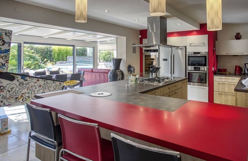 Chateauneuf-sur-Charente Villa | Maison 240 m² 3 Chambres Piscine Jaccuzzi Intérieur Jardin Grand Salon