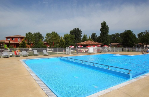 Chateauneuf-sur-Isere House | Maison de vacances spacieuse | 2 piscines et sauna