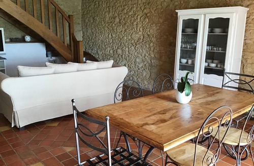 Villefranche-de-Lonchat Cottage | Maison THISA, self-catering accommodation in the heart of the vineyards