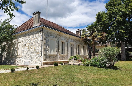 Villefranche-de-Lonchat House | Maison de Campagne au Cœur des Vignes: se Retrouver en Famille ou Entre Amis !