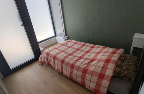 Bagneres-de-Luchon Apartment | MAISON GERMÈS - CENTRAL & STANDING - Appartements traversants - Lits 180 King Size - Linge de lit et de toilette inclus - Parking privé - Espace Télétravail