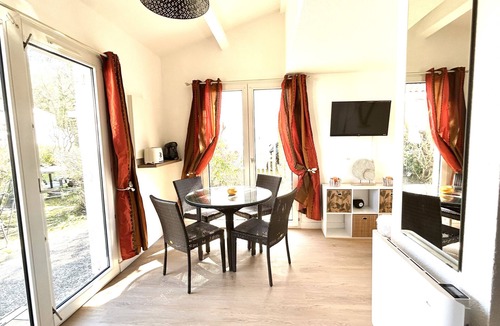 Mandelieu-La-Napoule Ski Chalet | Maison Grenadines Mandelieu