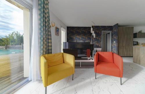 Abrest Villa | Maison Grillon - Maison proche de Vichy avec piscine