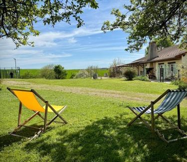 Lain House | Maison Héléna by hellofamily, piscine, padel, pétanque