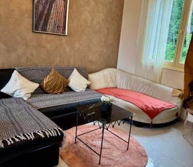 Centre House | Maison indépendante climatisée sans voisinage