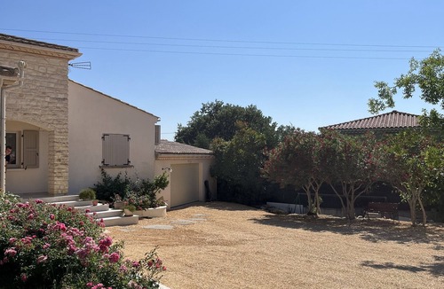 Monteils House | Maison Individuelle Climatisée Avec Piscine au Calme Dans Petit Village