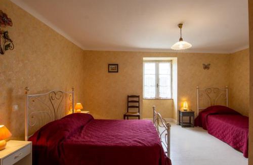 Villac House | Maison isolée avec cheminée, animaux acceptés, proche attractions historiques - FR-1-616-154