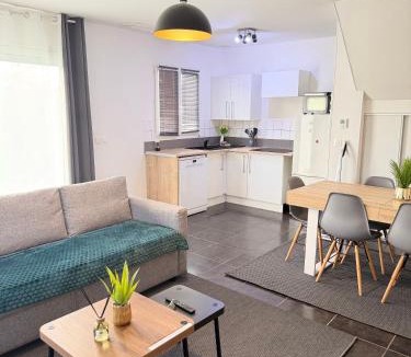 Ambares-et-Lagrave House | Maison jacuzzi haut de gamme proche Bordeaux