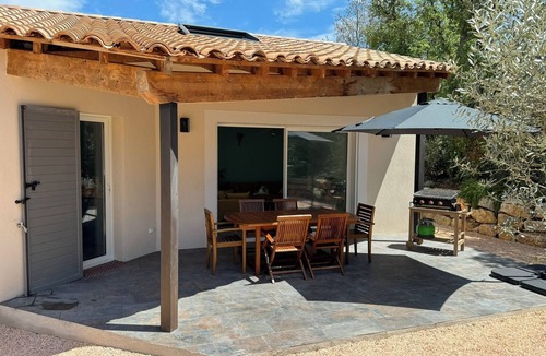 Saint-Julien House | Maison L'escapade, une Maison de Campagne Spacieuse et Élégante en Provence