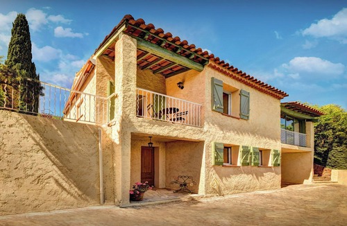 Cotignac House | Maison Lou Amourier - Provence house for 6, pool & garden - OVO Network