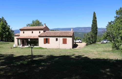 Saignon House | Maison Luberon with quiet view in the middle of nature