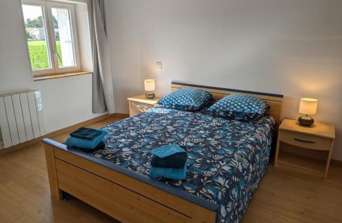 Puyreaux House | Maison lumineuse avec cour privative, proche sites culturels, tout confort, équipé bébé, wifi inclus - FR-1-653-98