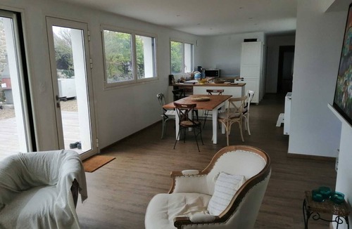 Porspoder House | Maison Lumineuse Face à la mer et aux Iles 6 Personnes, Plage à 5min à Pied
