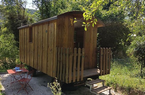 Saint-Pierre-de-Curtille Bed & Breakfast | Maison Maliga J&G House