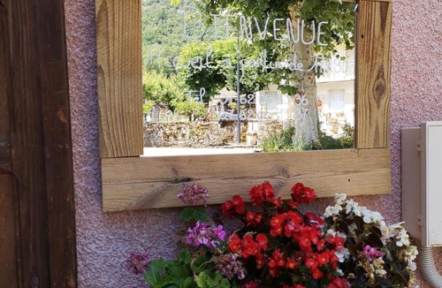 Saint-Pierre-de-Curtille Bed & Breakfast | Maison Maliga J&G House