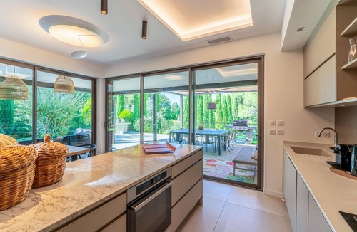 Pernes-les-Fontaines Villa | Maison Marie