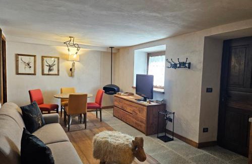 Pallusieux Apartment | Maison Martin