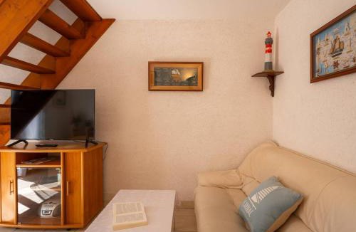 Locmariaquer Villa | Maison mitoyenne à Locmariaquer, 4 pièces, 47m², animaux acceptés - FR-1-477-252