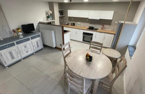 Ancourt House | Maison moderne à Ancourt avec parking privé