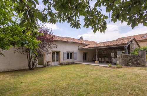 Saint-Martial-de-Valette House | Maison Orchidée - Charmant gîte de groupe, piscine & nature en Périgord Vert