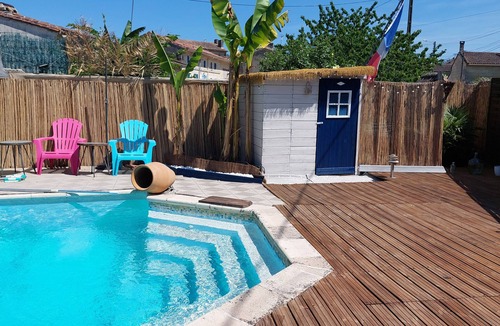 Abzac Villa | Maison Pierre 9 Couchages Piscine Chauffée Jacuzzi