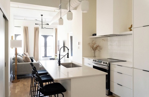 Old Montreal Apartment | Maison Place Jacques-Cartier by Luxury In Transit