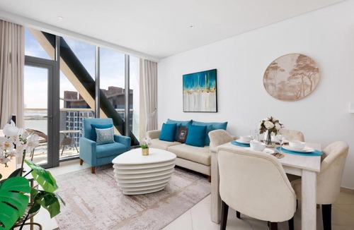 Palm Jumeirah Apartment | Maison Privee - Elegant Palm Retreat with Iconic Sea & Marina Vws