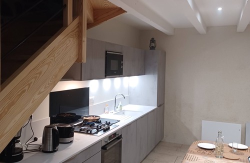 Chavagnac House | Maison Restaurée: "lou Cantou des Randonneurs", Proche de Sentiers de Randonnées