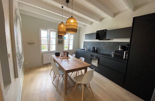 La Couarde-sur-Mer House | Maison Rose, La Couarde s/mer, rénovée, en plein coeur de l île de ré,