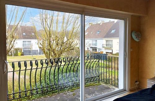 Maurepas House | Maison spacieuse a Maurepas avec jardin et terrasse