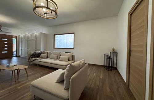 Montevrain Villa | Maison spacieuse avec cour privée a 10 min Disney