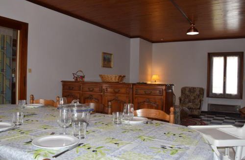 La Bazoche-Gouet House | Maison spacieuse avec jardin, BBQ, table de ping-pong, proche commerces, pour 9 personnes et bébés - FR-1-581-96