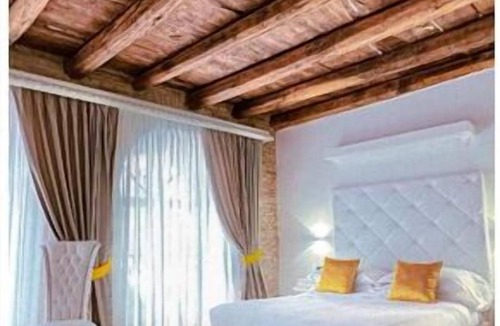 Rione III Colonna House | Maison Spagna Suite